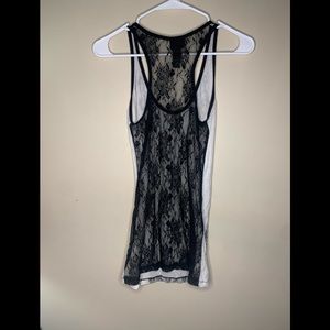 Womens Daytrip tank top
Size small
Lace back